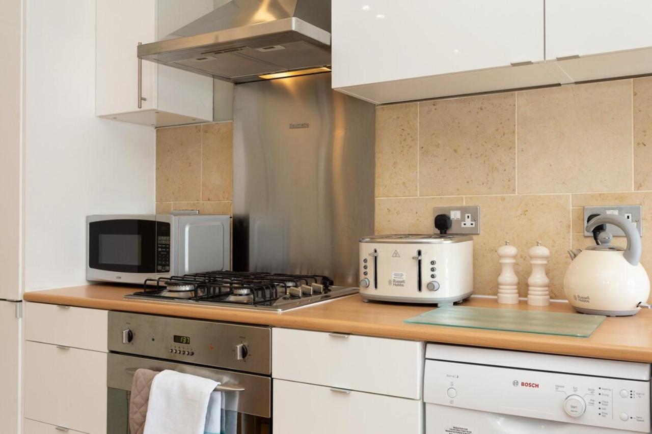 לונדון Quaint 2 Bedroom Flat - 9 Minutes Walk To Vauxhall Tube מראה חיצוני תמונה