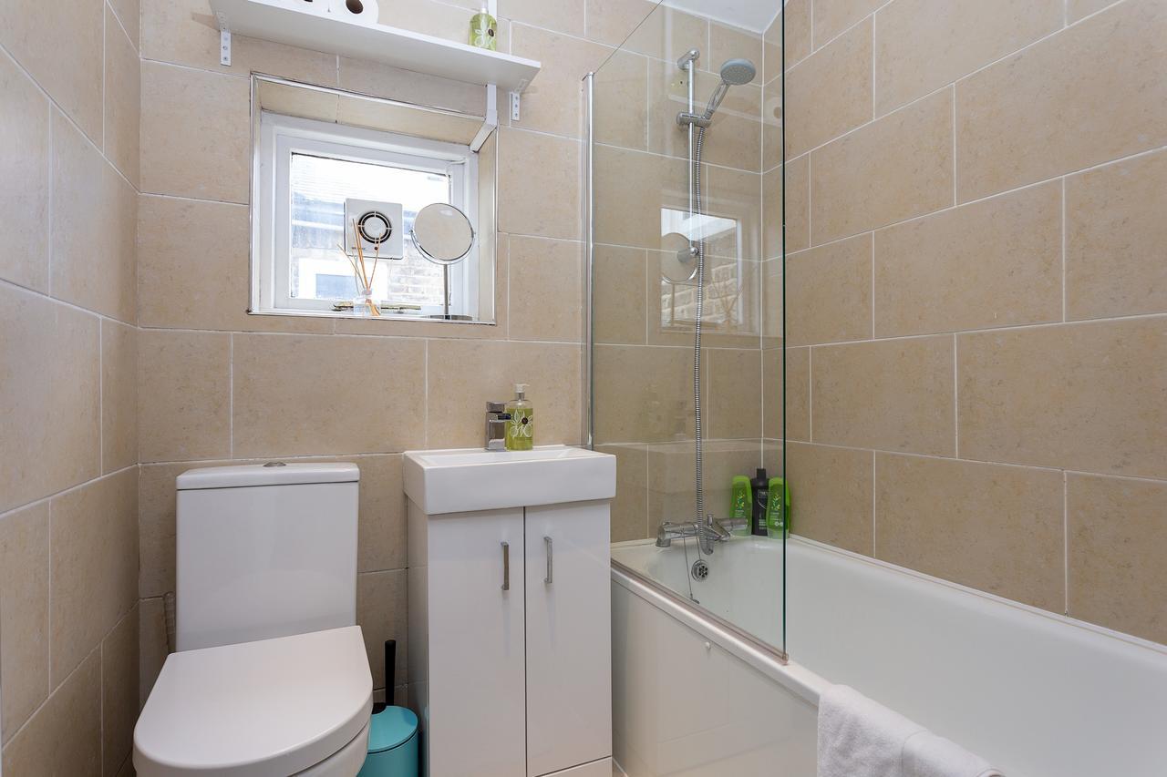 לונדון Quaint 2 Bedroom Flat - 9 Minutes Walk To Vauxhall Tube מראה חיצוני תמונה