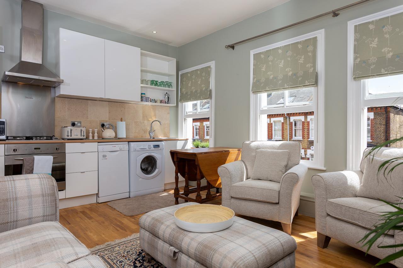 לונדון Quaint 2 Bedroom Flat - 9 Minutes Walk To Vauxhall Tube מראה חיצוני תמונה